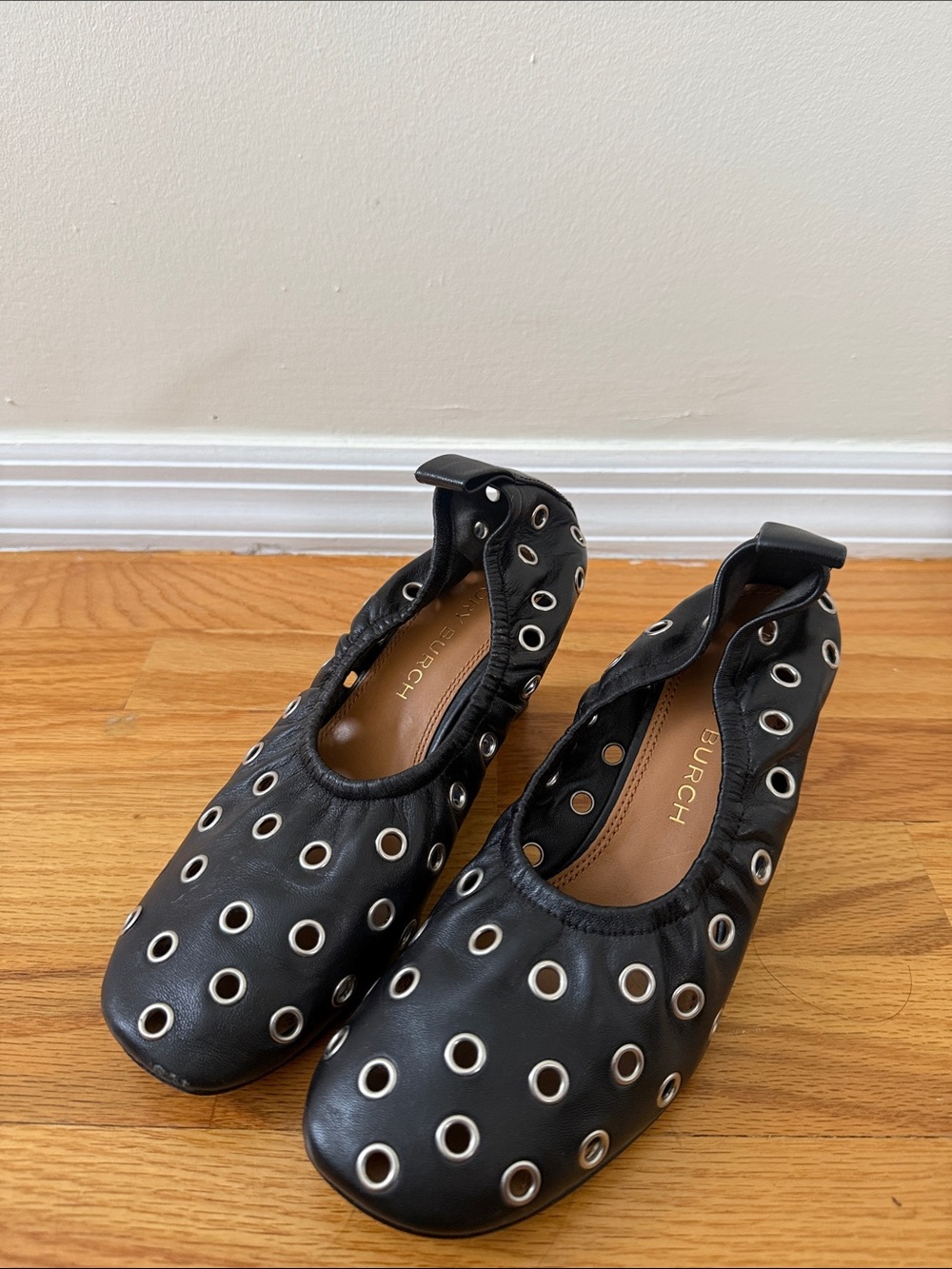 Tory Burch Black Leather Eyelet Ballet Heel pumps